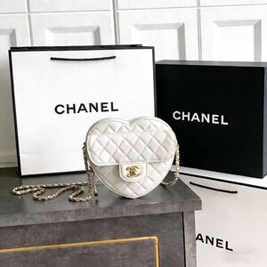 <AUTHENTIC>Chanel Quilted Heart Shaped Mini Crossbody Bag